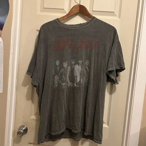 Gray Oversized distressed Bon Jovi Tee - size s/m